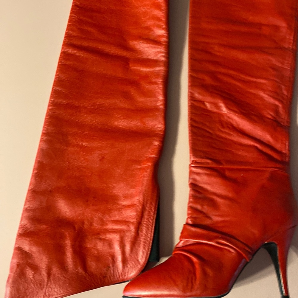 Beautiful like new thigh boots.